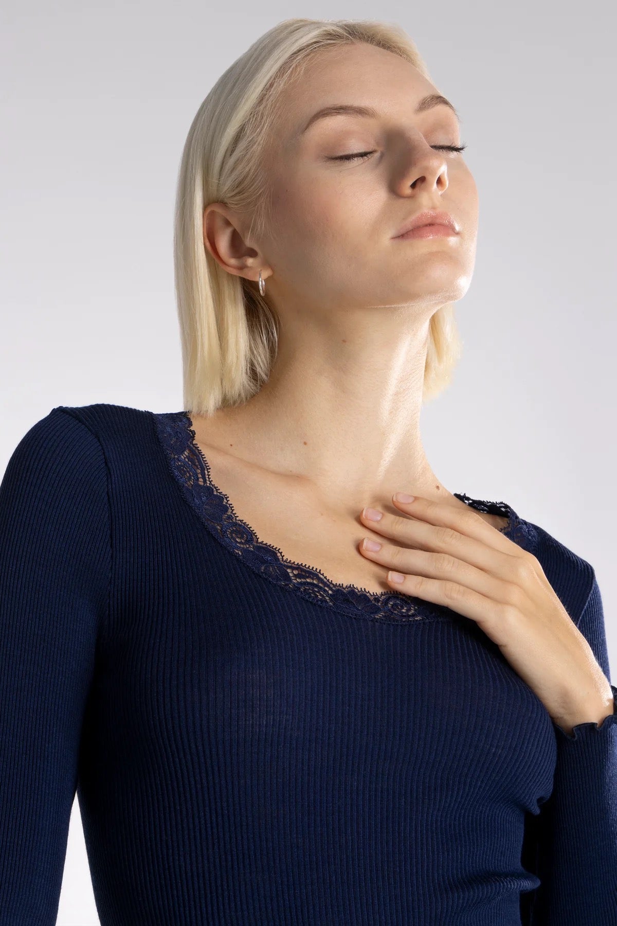 Long-sleeved  wool and silk shirt